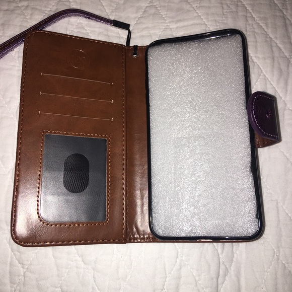 Michael Kors Wallet Case (iphone 7 plus) - Picture 2 of 4